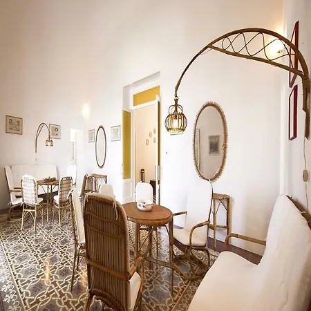 Leone Maggio Apartment *
